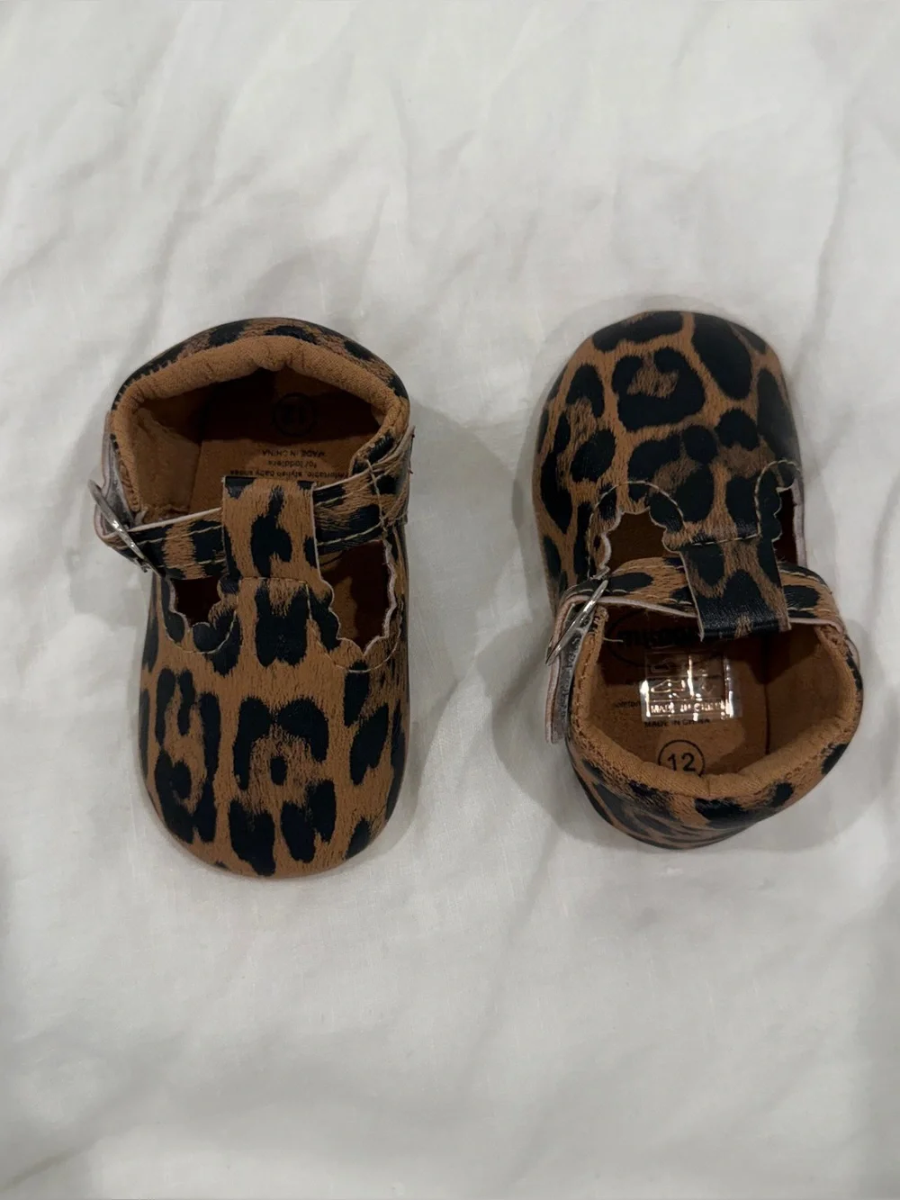 myggpp Toddler Girl Scalloped T-Strap Mary Jane Shoes – Leopard - Sz 2 NWOT